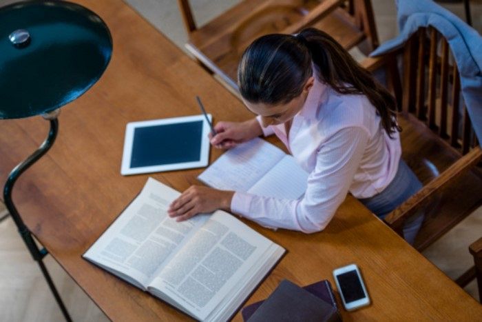 Pomoč pri iskanju literature tudi v času počitnic