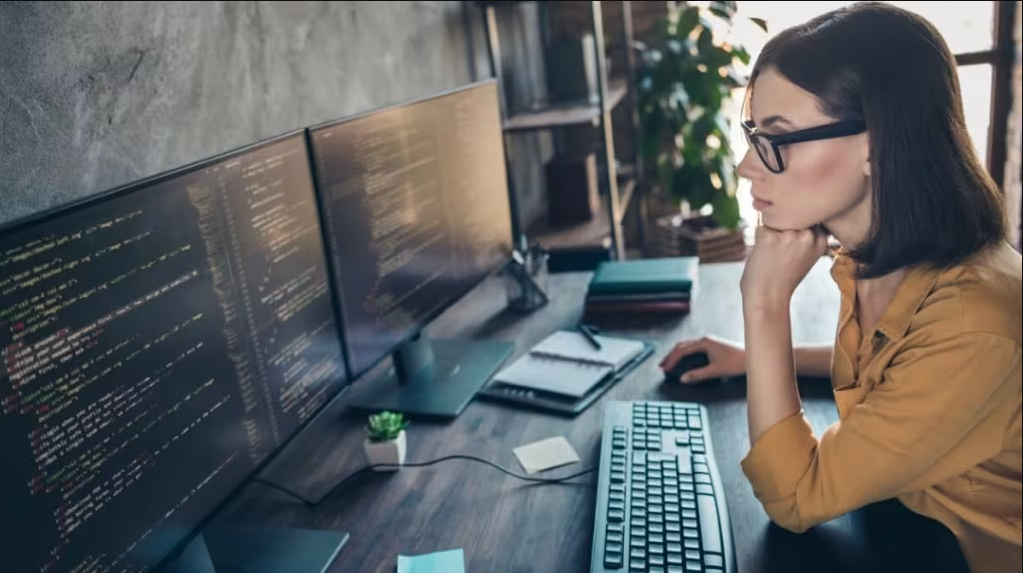 Premišljeno uvajanje umetne inteligence – prispevek mag. Mirjane Ivanuša Bezjak v reviji ADMA